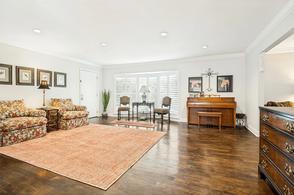 6345 Bandera Avenue #C Dallas, TX 75225