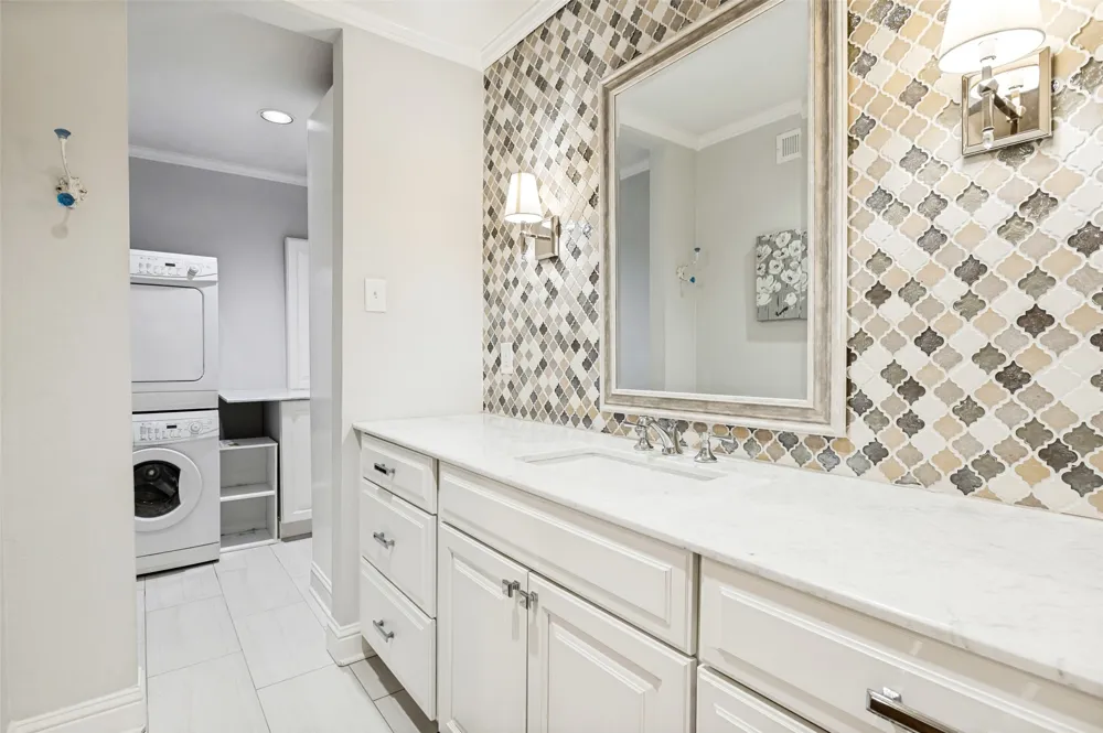 6345 Bandera Avenue #C Dallas, TX 75225