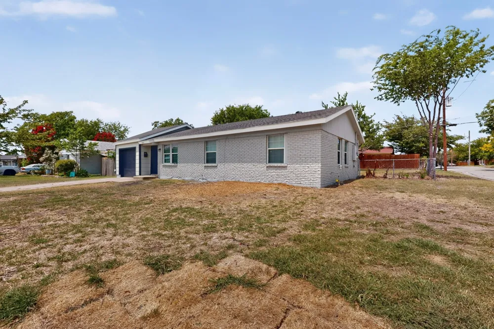 4525 Hunter Street Haltom City, TX 76117