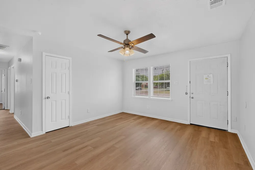 4525 Hunter Street Haltom City, TX 76117