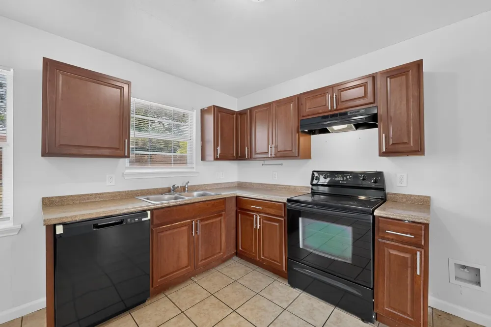 4525 Hunter Street Haltom City, TX 76117