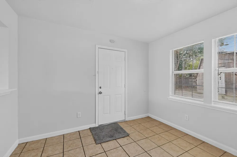 4525 Hunter Street Haltom City, TX 76117