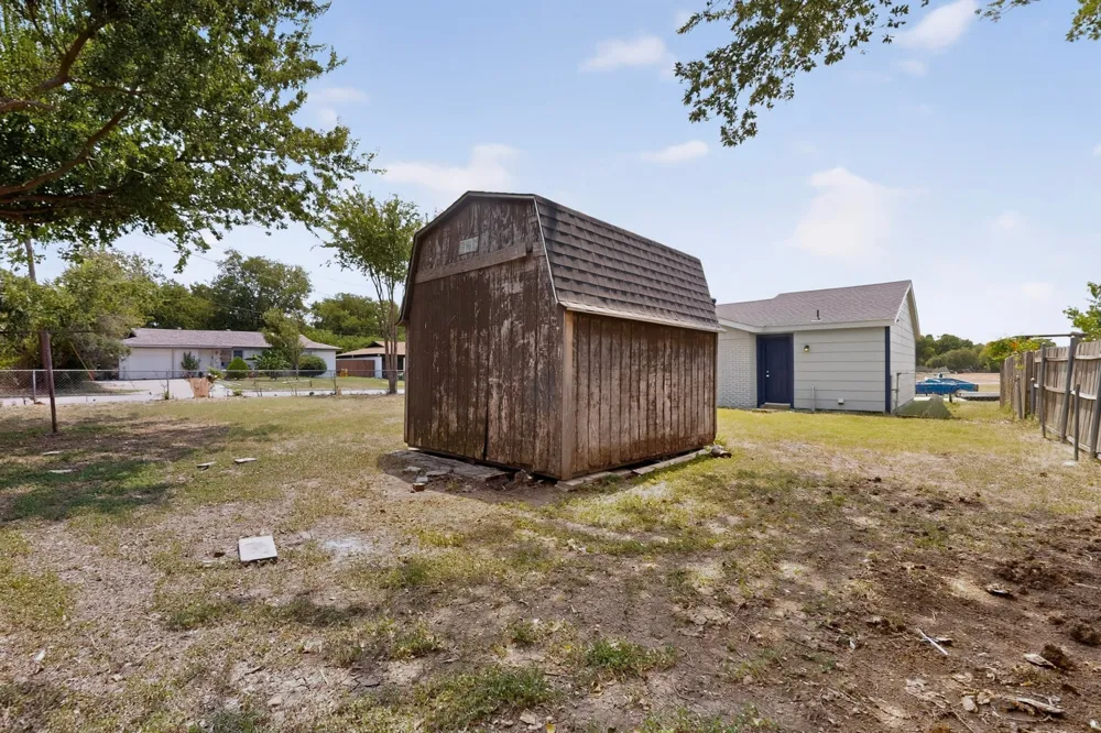 4525 Hunter Street Haltom City, TX 76117