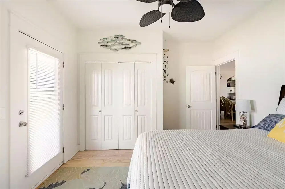 986 Dolly Street Gilchrist, TX 77617