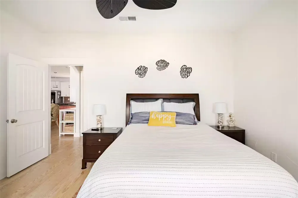986 Dolly Street Gilchrist, TX 77617