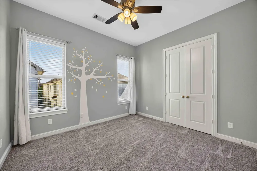 5723 Arabelle Lake Houston, TX 77007