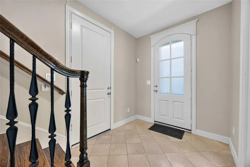 5723 Arabelle Lake Houston, TX 77007