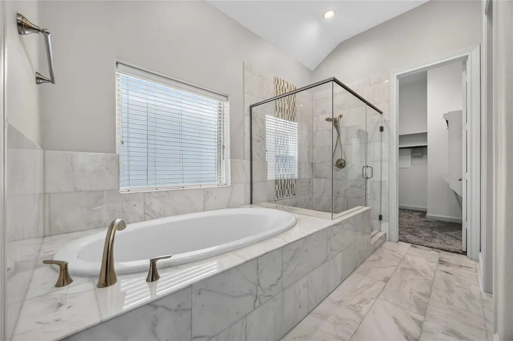 5723 Arabelle Lake Houston, TX 77007