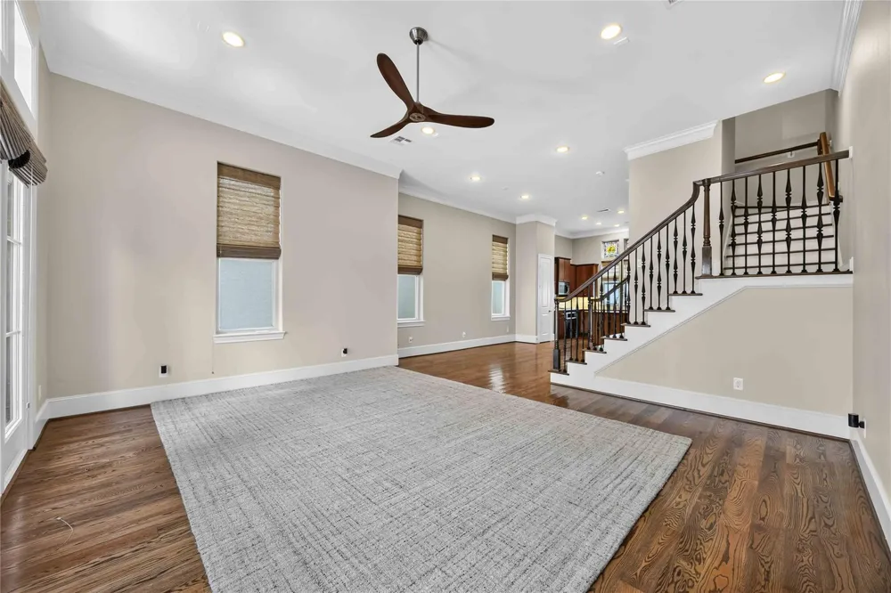 5723 Arabelle Lake Houston, TX 77007