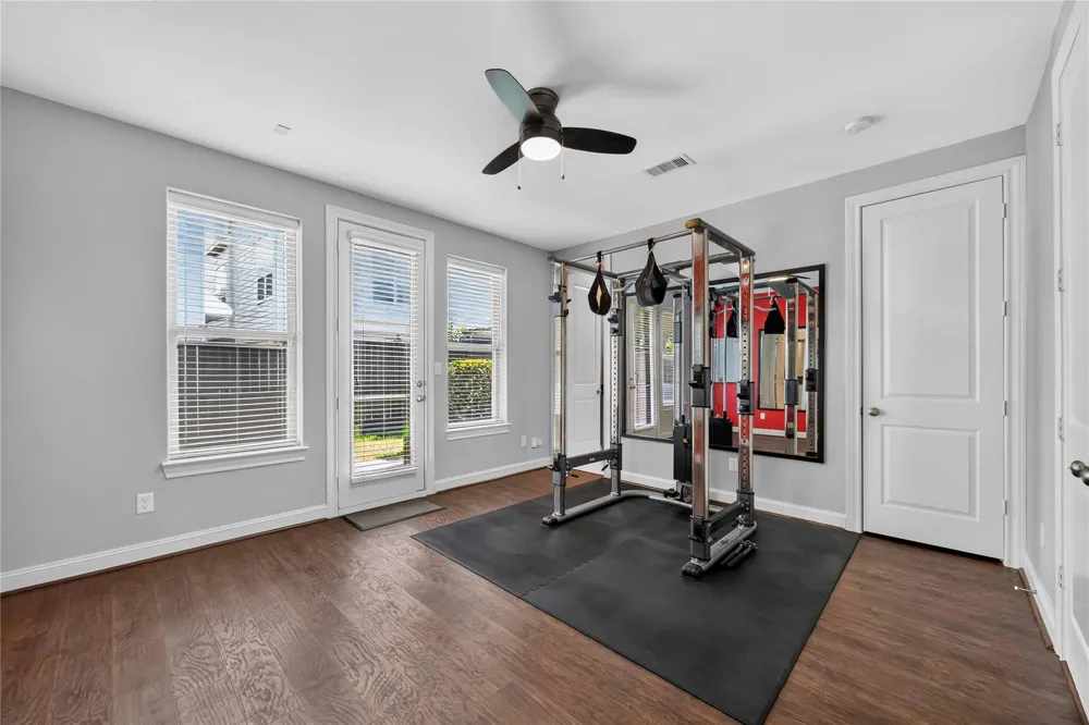 5723 Arabelle Lake Houston, TX 77007