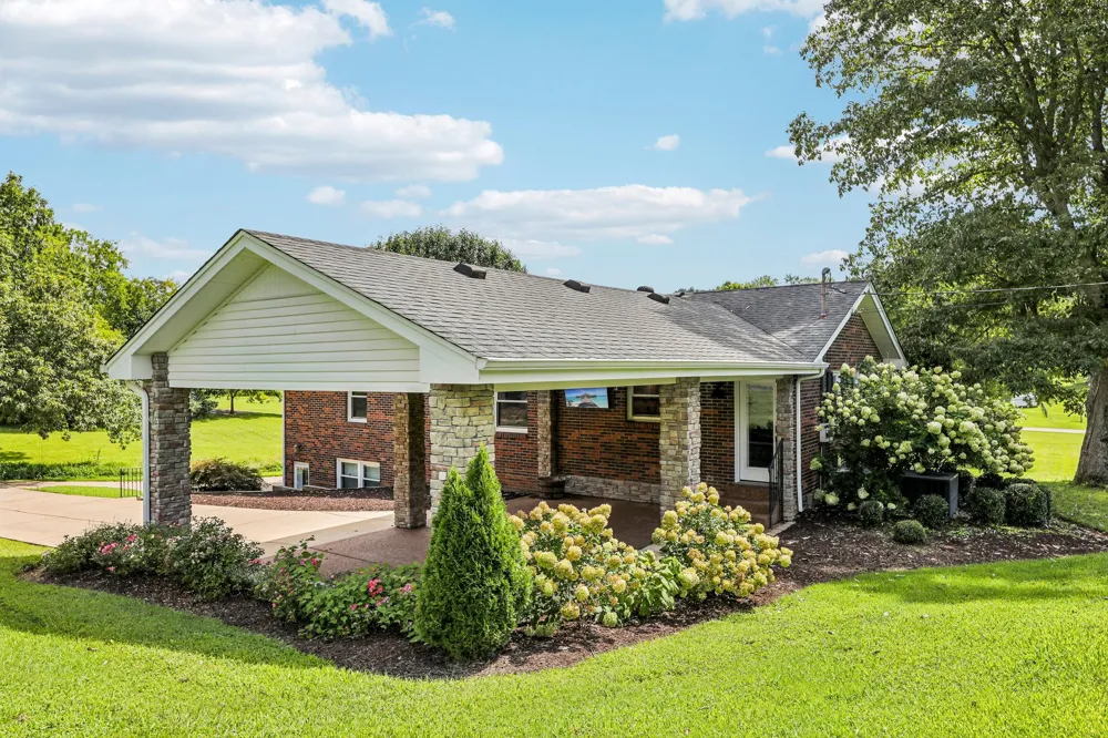 1205 Madison Creek Rd Goodlettsville, TN 37072