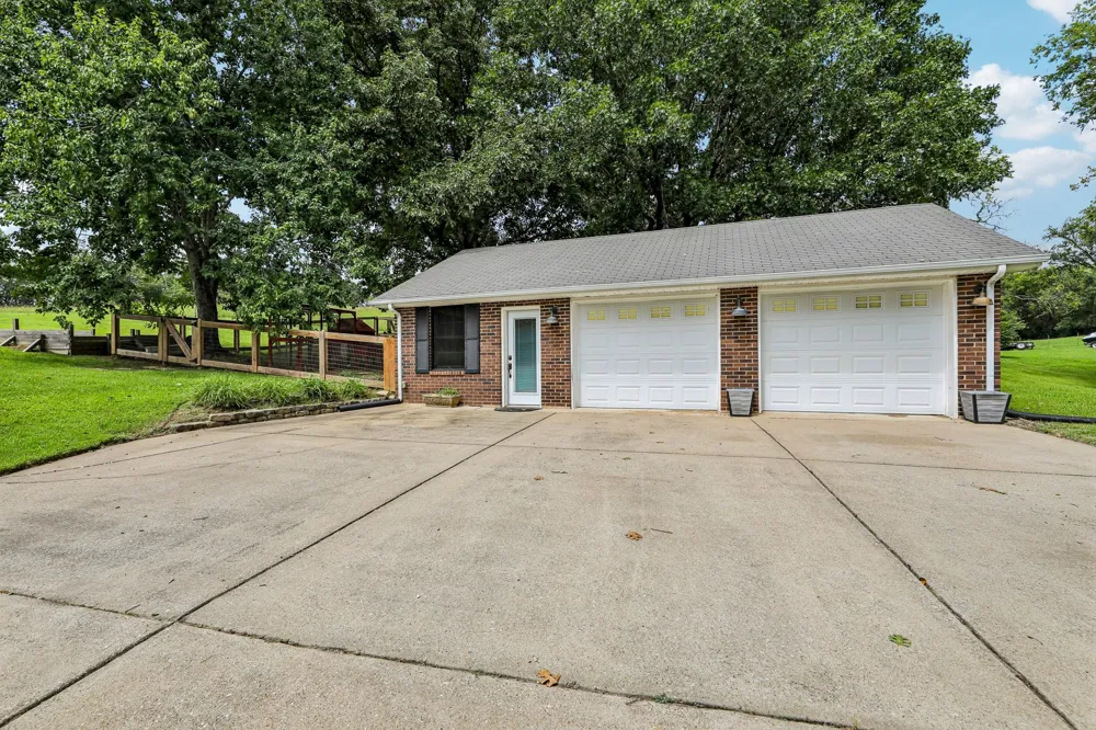 1205 Madison Creek Rd Goodlettsville, TN 37072