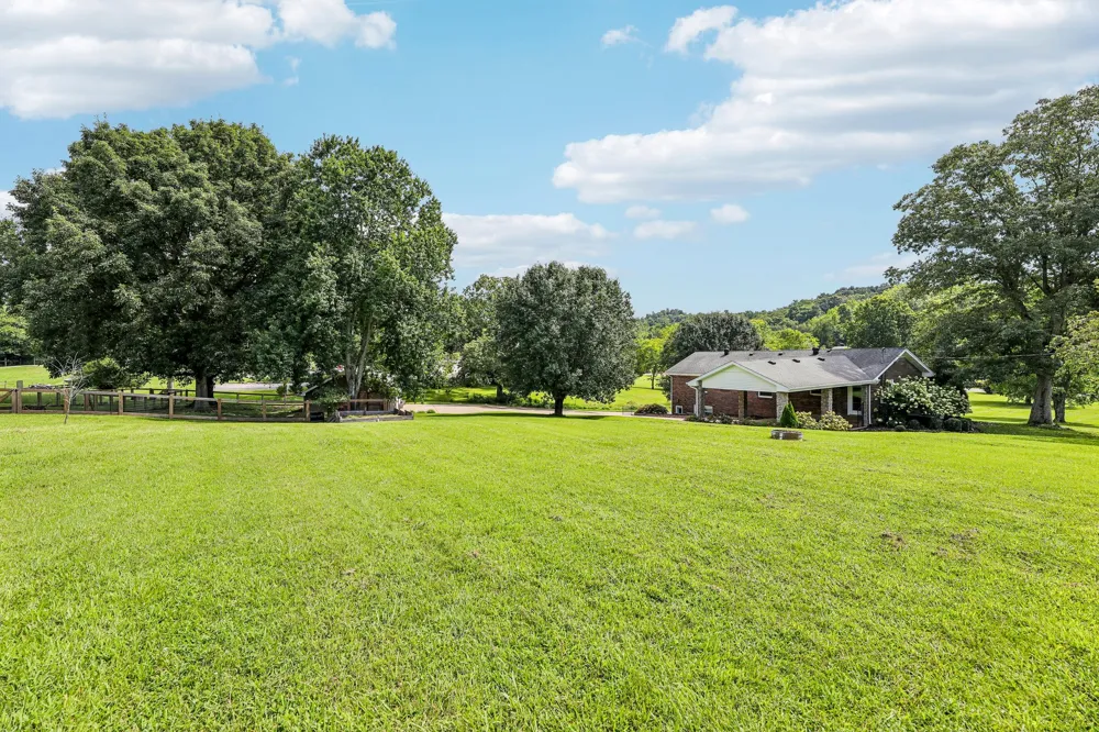 1205 Madison Creek Rd Goodlettsville, TN 37072