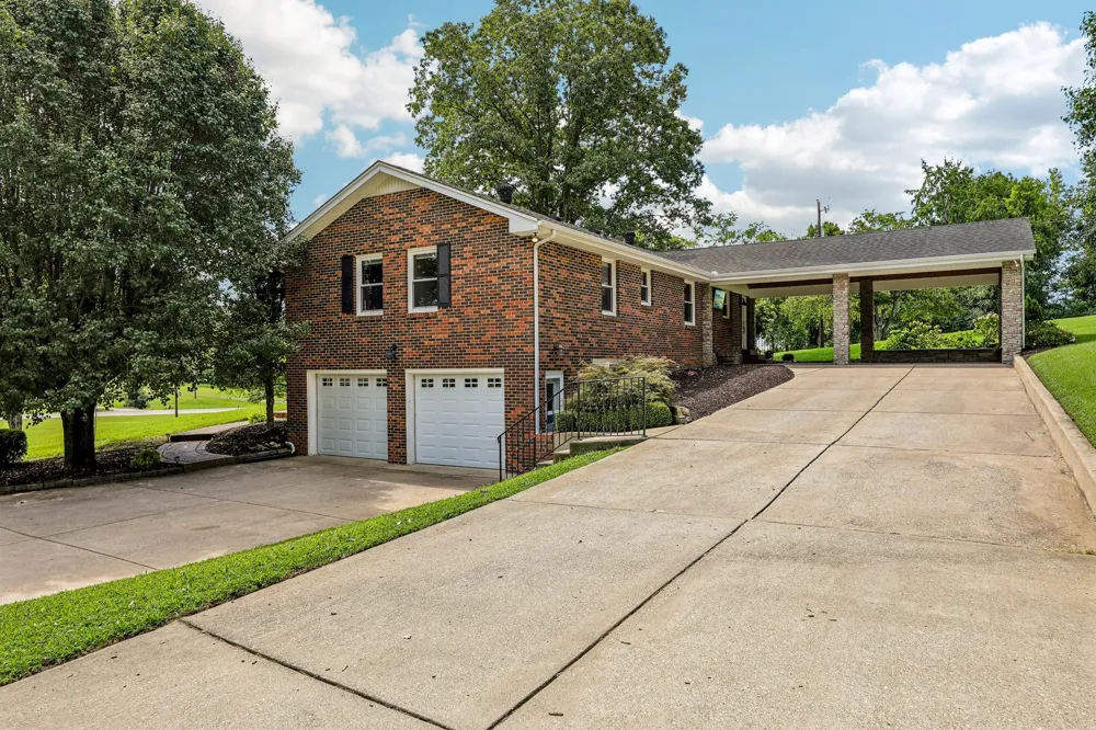 1205 Madison Creek Rd Goodlettsville, TN 37072