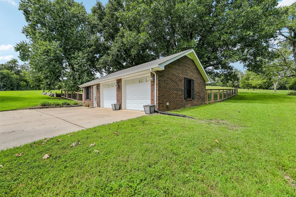 1205 Madison Creek Rd Goodlettsville, TN 37072
