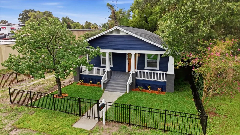 815 E FRIERSON AVENUE Tampa, FL 33603