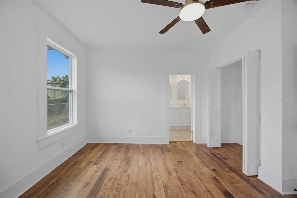 815 E FRIERSON AVENUE Tampa, FL 33603