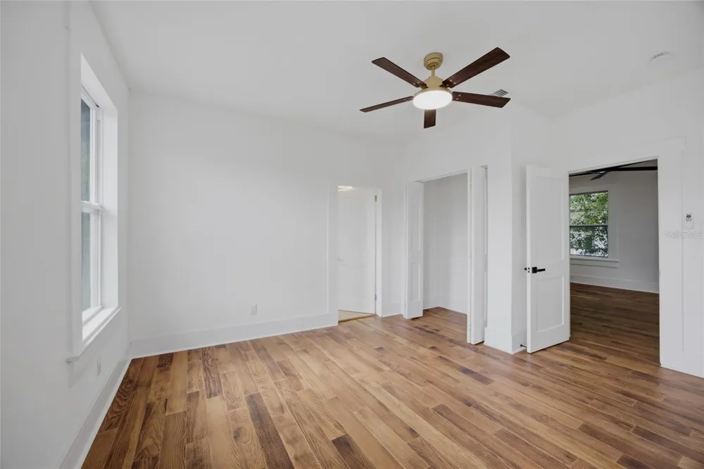 815 E FRIERSON AVENUE Tampa, FL 33603