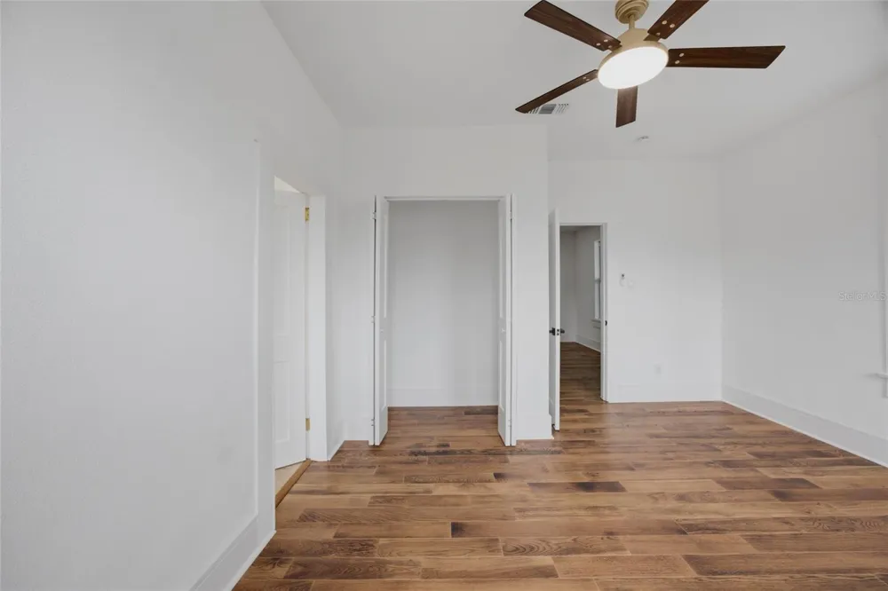 815 E FRIERSON AVENUE Tampa, FL 33603