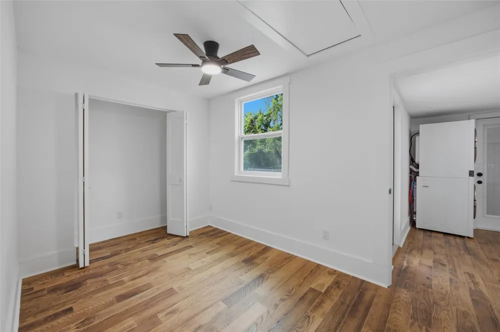 815 E FRIERSON AVENUE Tampa, FL 33603