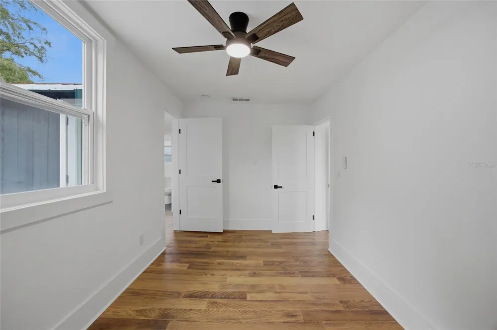 815 E FRIERSON AVENUE Tampa, FL 33603