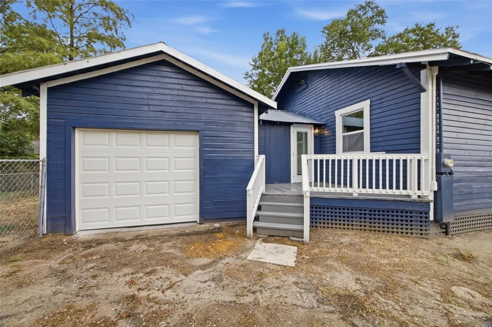 815 E FRIERSON AVENUE Tampa, FL 33603