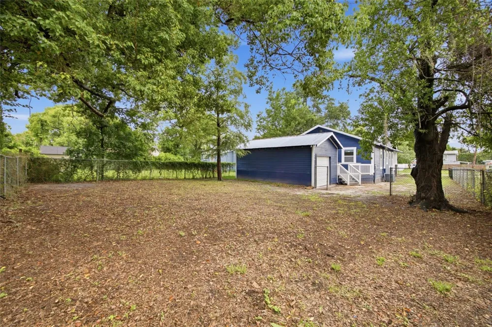 815 E FRIERSON AVENUE Tampa, FL 33603