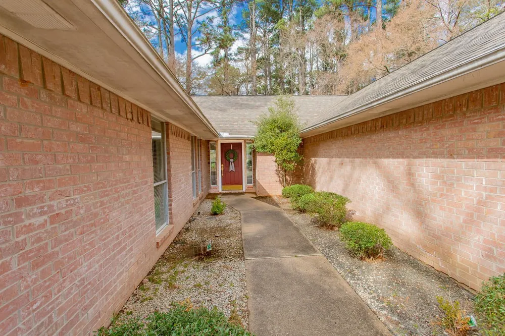 1633 Brookhollow Drive Hideaway, TX 75771