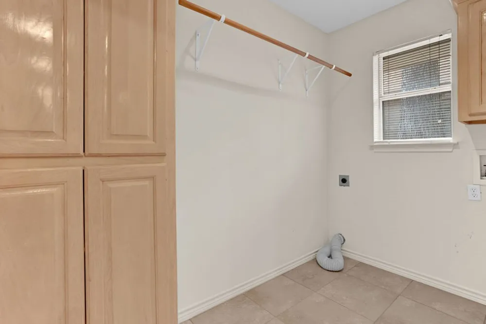 1633 Brookhollow Drive Hideaway, TX 75771