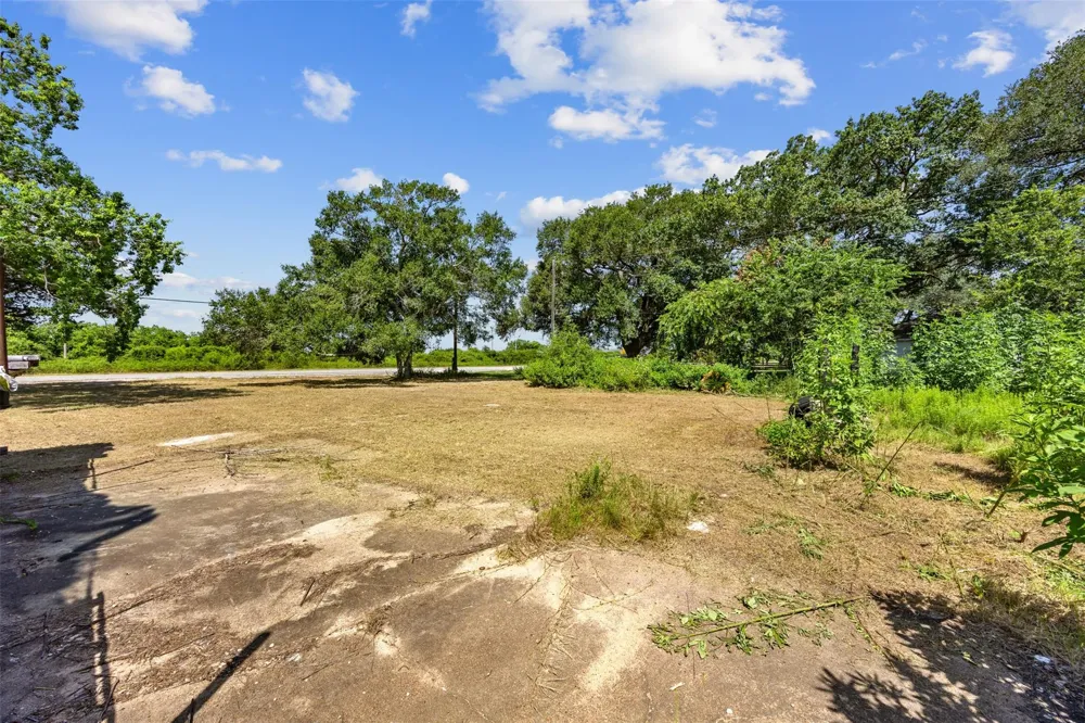 3345 Fm 102 Eagle Lake, TX 77434