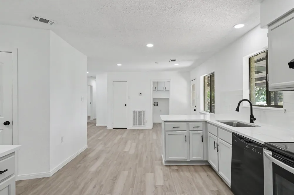 11 Hardy Hollow Drive New Waverly, TX 77358