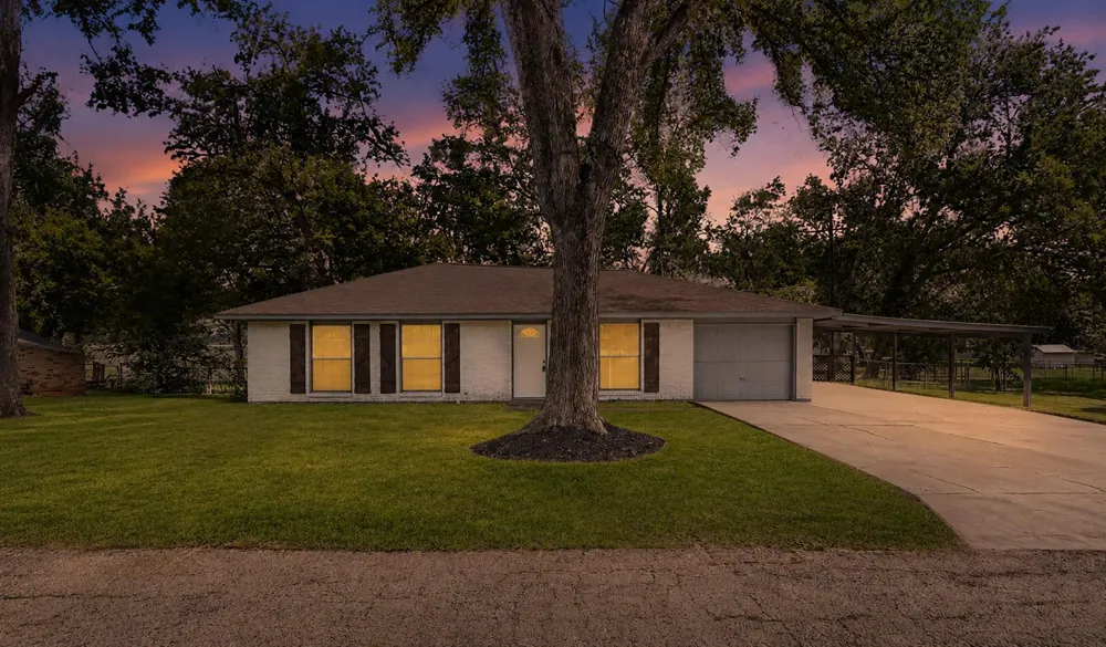 11 Hardy Hollow Drive New Waverly, TX 77358