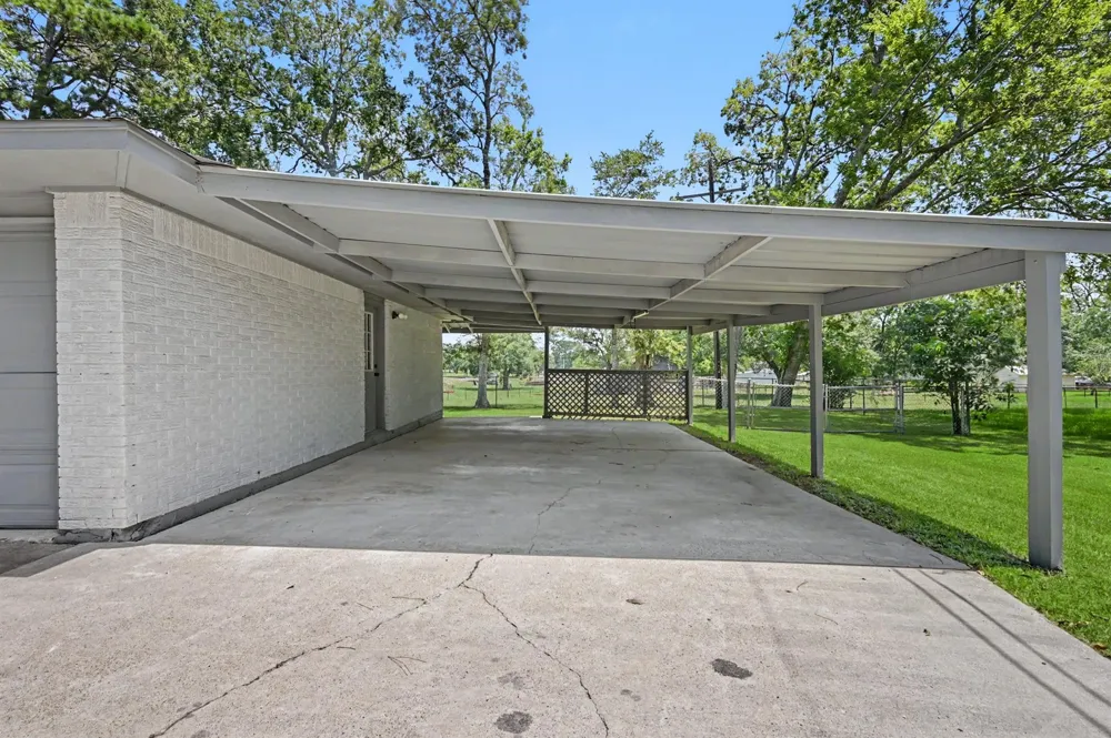 11 Hardy Hollow Drive New Waverly, TX 77358