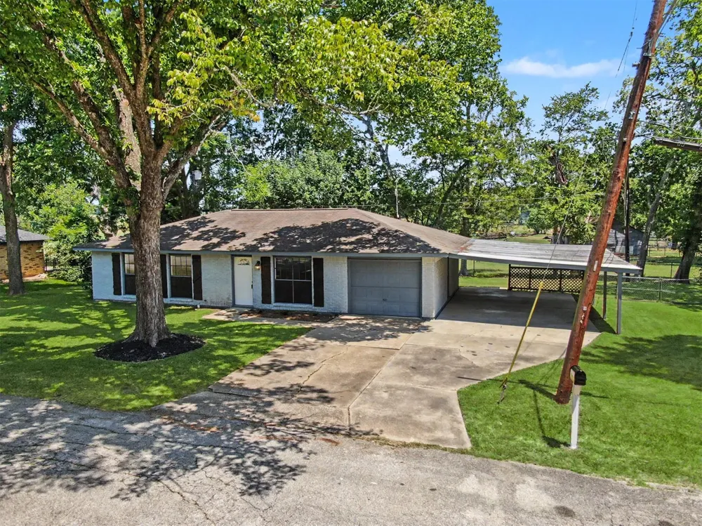 11 Hardy Hollow Drive New Waverly, TX 77358