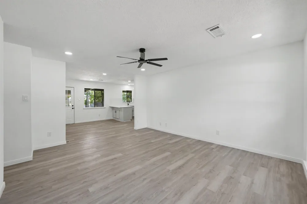 11 Hardy Hollow Drive New Waverly, TX 77358