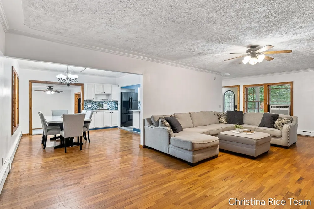 10226 SW Greenville Road Greenville, MI 48838