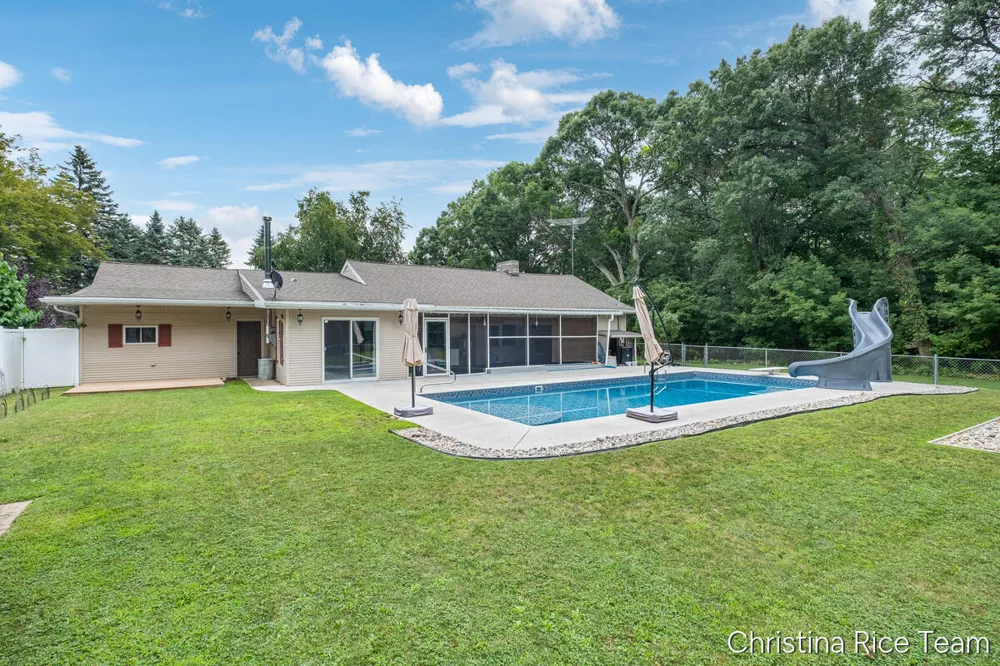 10226 SW Greenville Road Greenville, MI 48838