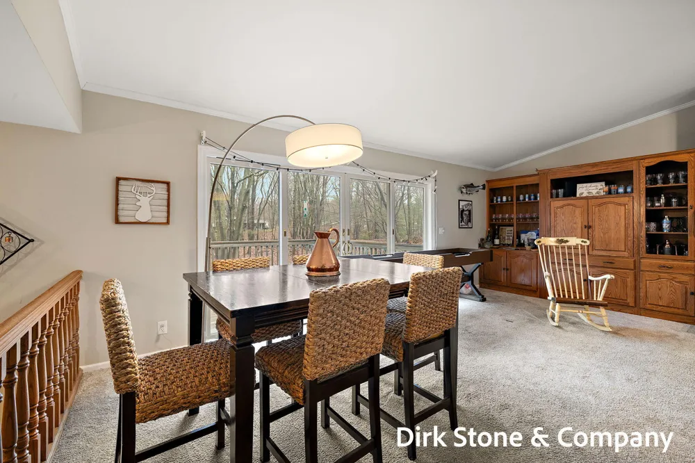 18569 Pawnee Drive Spring Lake, MI 49456