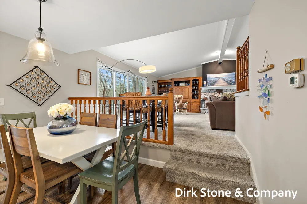 18569 Pawnee Drive Spring Lake, MI 49456