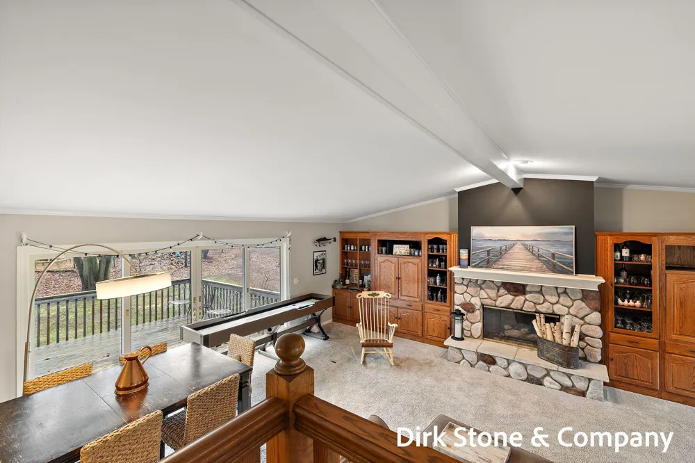 18569 Pawnee Drive Spring Lake, MI 49456