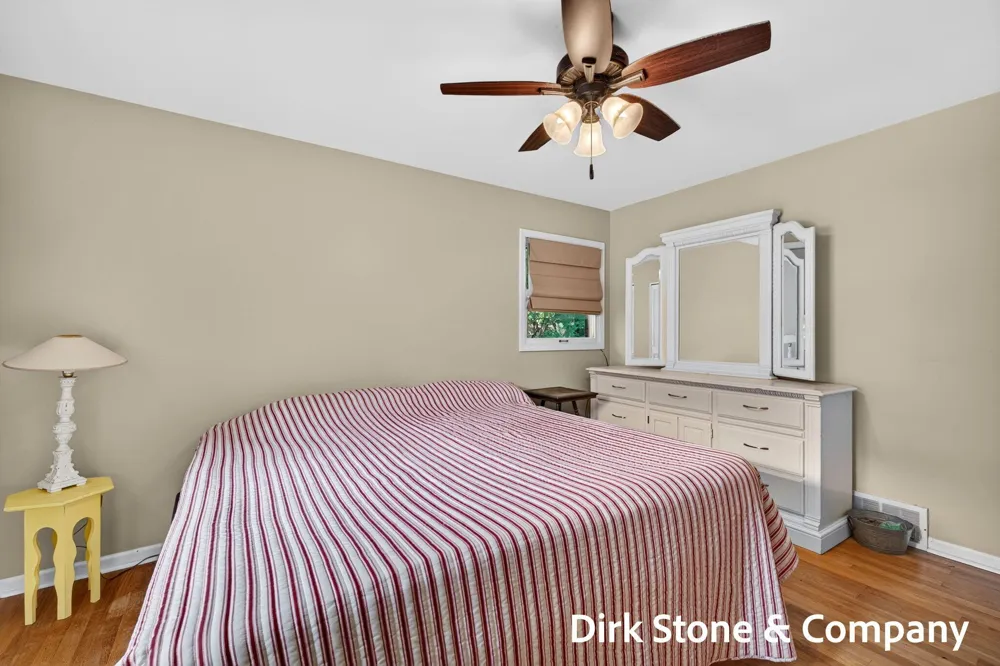 18569 Pawnee Drive Spring Lake, MI 49456