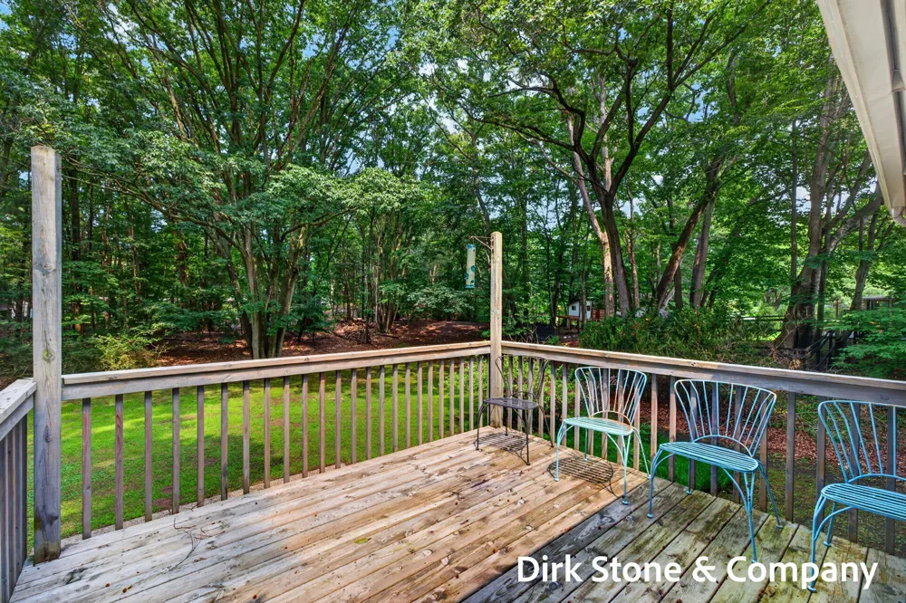 18569 Pawnee Drive Spring Lake, MI 49456