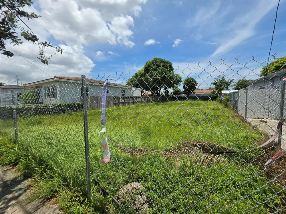 231 NW 62nd Ave Miami, FL 33126