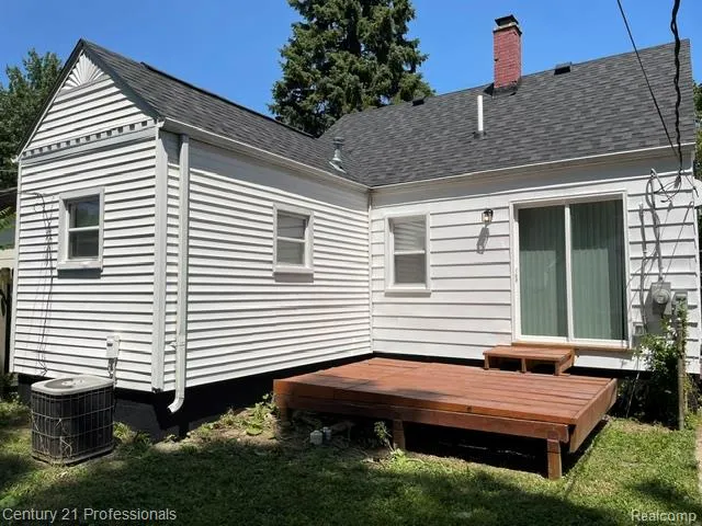 881 Garfield Avenue Lincoln Park City, MI 48146