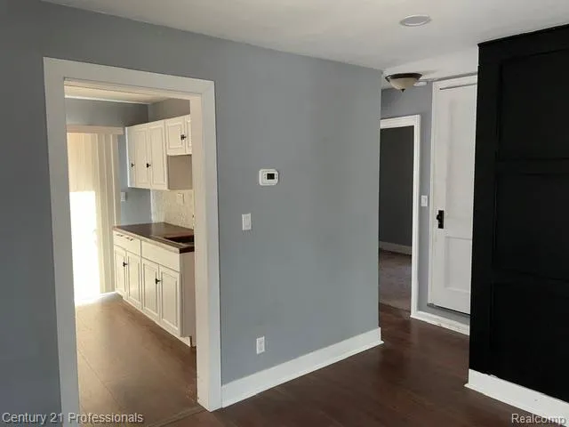881 Garfield Avenue Lincoln Park City, MI 48146