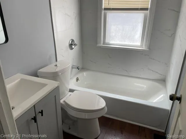 881 Garfield Avenue Lincoln Park City, MI 48146