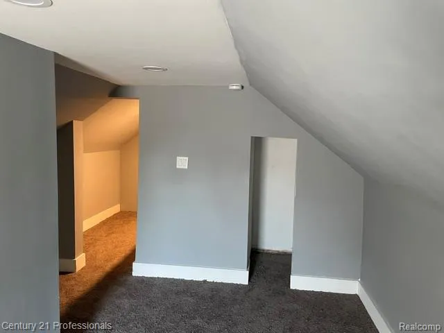 881 Garfield Avenue Lincoln Park City, MI 48146