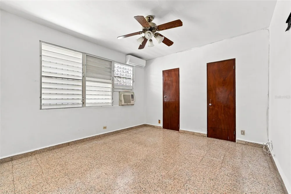 16 CALLE EDUARDO QUEVEDO Isabela, PR 00662