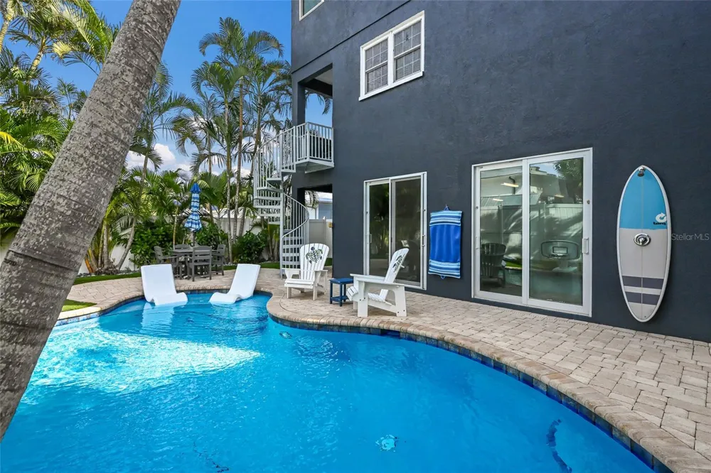 159 CRESCENT DRIVE Anna Maria, FL 34216