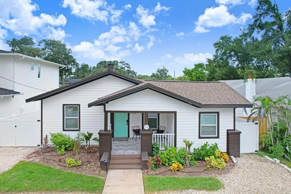 209 W HIAWATHA STREET Tampa, FL 33604